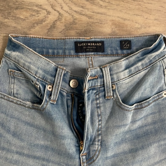 Lucky brand women’s jeans great condition
Worn only couple times - Picture 3 of 7